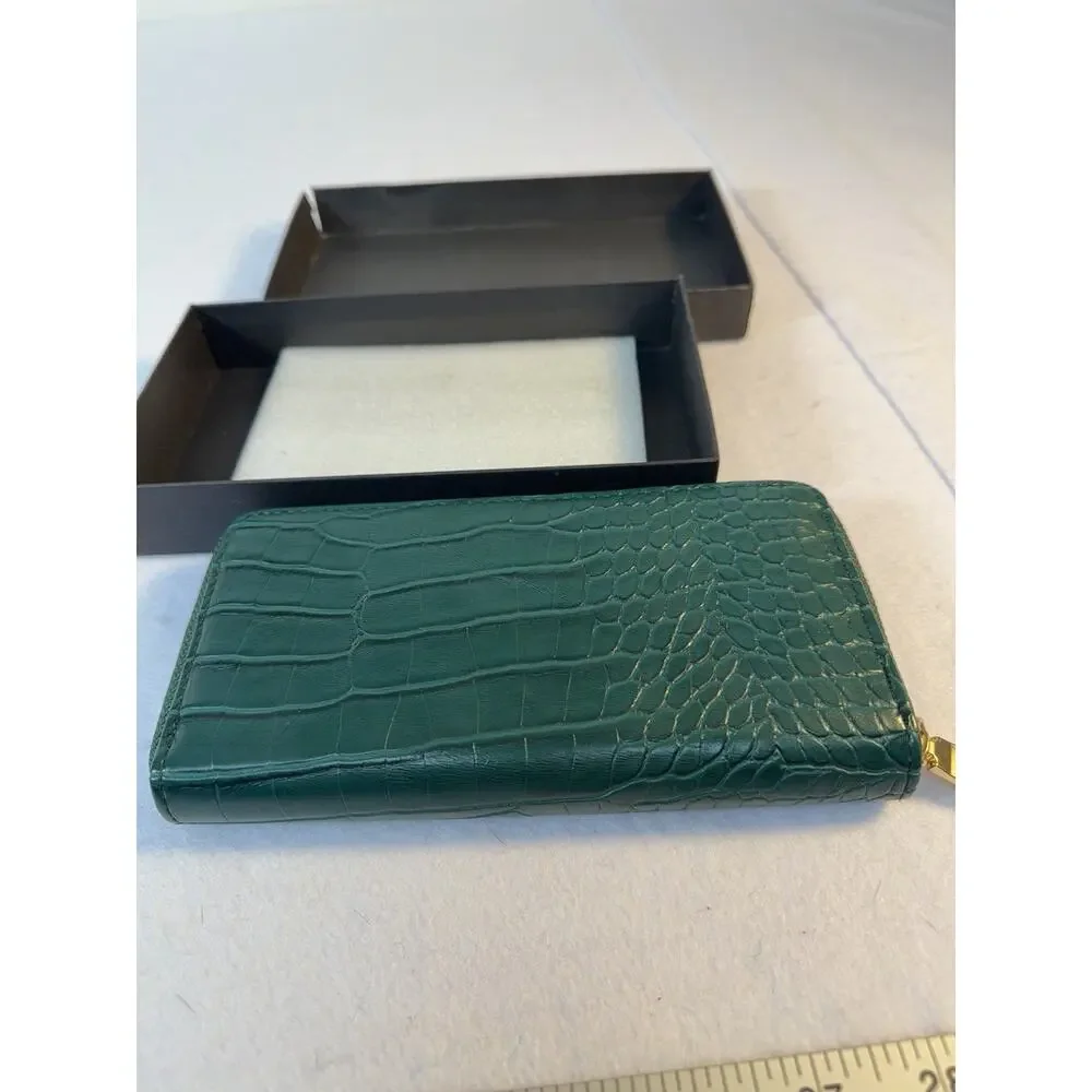 NEW Bebe Los Angeles Wallet Green Croc Embossed Zip Around Clutch w Box